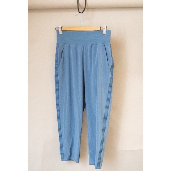 Athleta Nolita Slim Tapered Crop Pant | Cottage Blue | 6P - Picture 2 of 8
